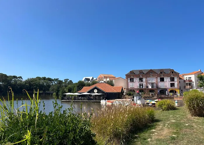 Fleurs Du Lac Studio 2 Adultes Et 2 Enfants Avec Terrasse Vue Sur Le Lac Et Acces Parc Aquatique Gratuit