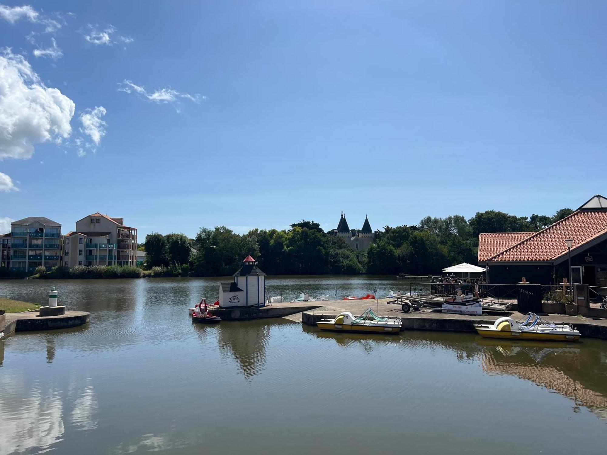 Apartment Fleurs Du 2 Adultes Et 2 Enfants Avec Terrasse Vue Sur Le Et Acces Parc Aquatique Gratuit *