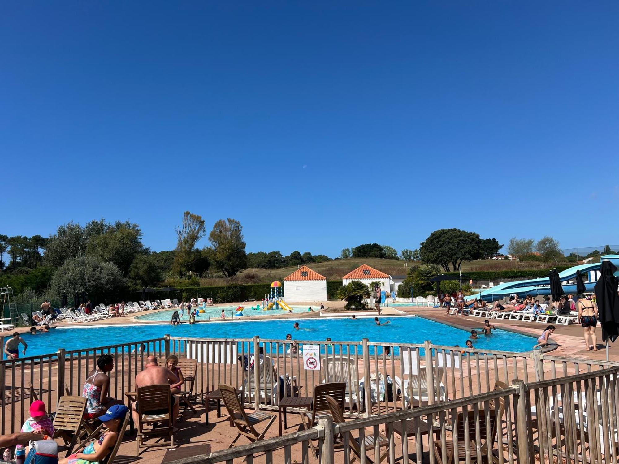 Fleurs Du 2 Adultes Et 2 Enfants Avec Terrasse Vue Sur Le Et Acces Parc Aquatique Gratuit Apartment *